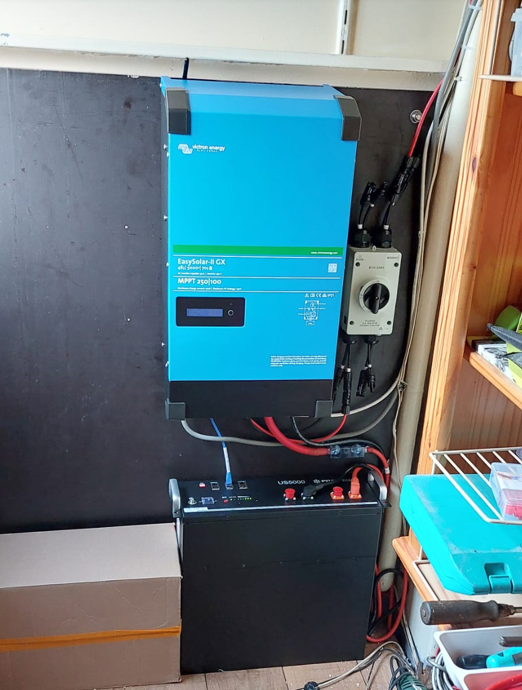 off grid victron easysolar voorbeeld